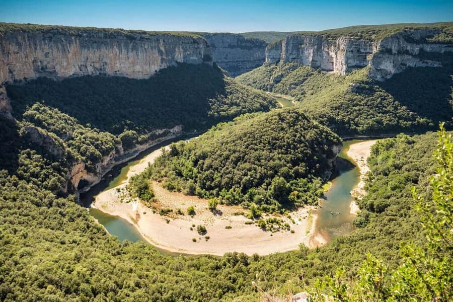 Sporty descent of the Ardèche Gorges by canoe/kayak: 6 hours - approx. 32 km - The essential details at a glance