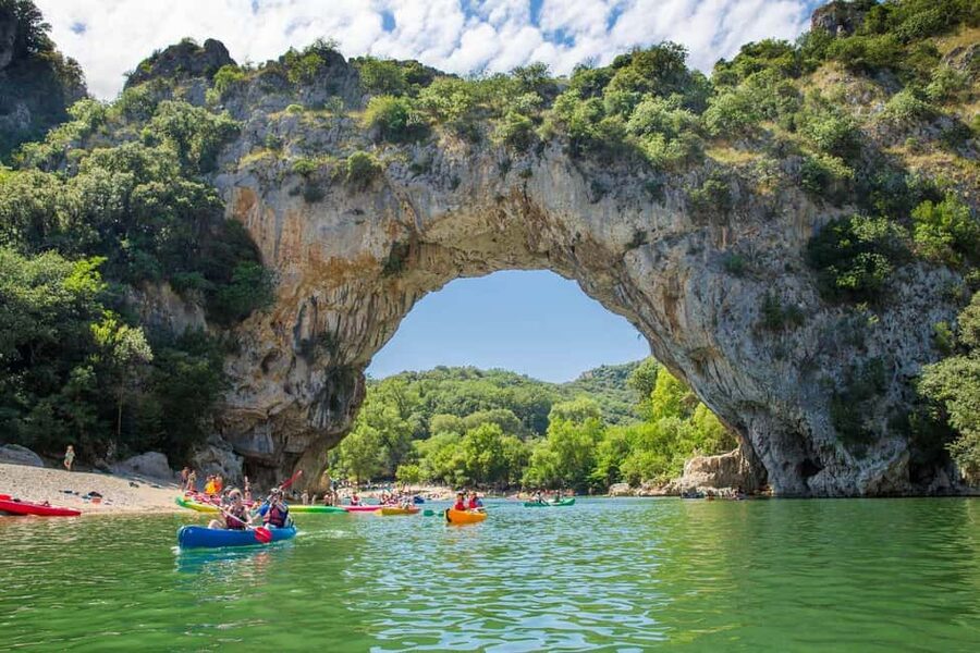 Sporty descent of the Ardèche Gorges by canoe/kayak: 6 hours - approx. 32 km - Passing beneath Pont d’Arc