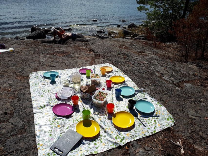 Stockholm: 1, 2, or 3-Day Kayaking Tour in the Archipelago - The one-day route, from city transfer to island lunch