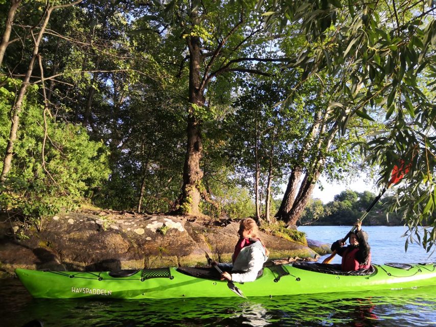 Stockholm Evening Kayak with BBQ. - Returning the kayaks before dinner