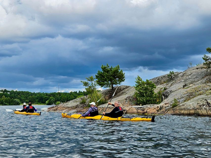 Stockholm: Guided Kayak Tour to Drottningholm Royal Palace - Drottningholm from the water