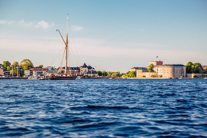 Stockholm: Kayaking tour around Vaxholm Archipelago with Fika - Bogesundslandet, meadows, oaks, and wildlife