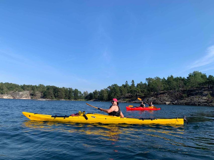 Stockholm: Morning Kayak Tour in the Archipelago with Lunch - From central Stockholm to the island shores