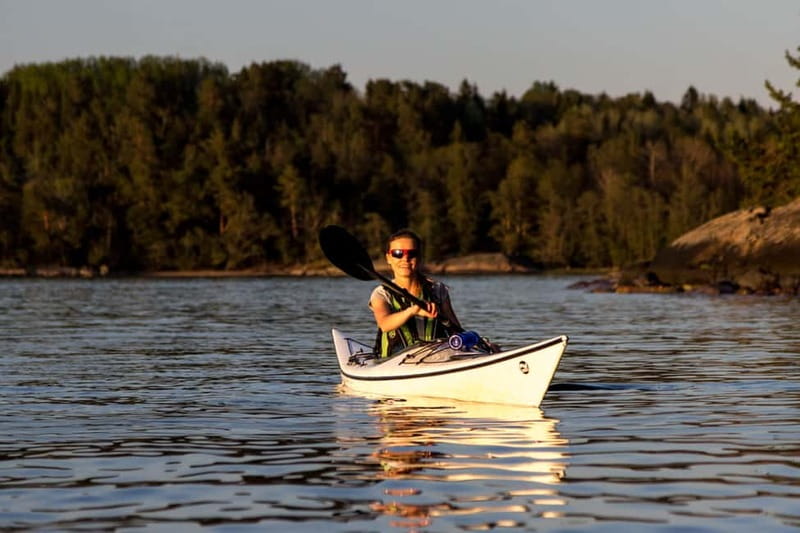 Stockholm: Sunset Archipelago Kayaking & Toast on the Water - Fika, lemonade, and the best pause of the evening