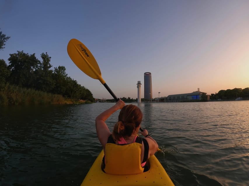 Sunset Kayak: Historic Seville, Triana and La Cartuja - Why Seville looks better from the Guadalquivir