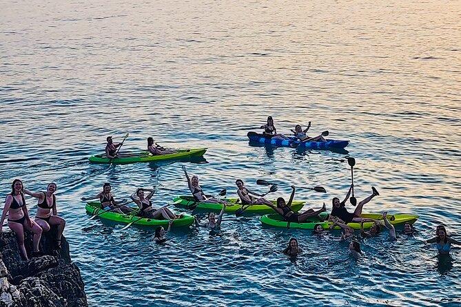 Sunset kayak/Sup tour - Lukova caves and Secret beaches - Why this short Lukova outing works