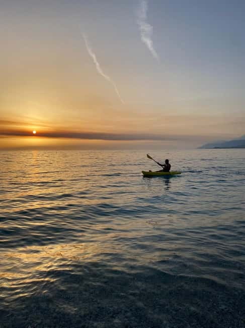 Sunset kayak/Sup tour - Lukova tiny caves and Secret beaches - Two little caves and a thirty-minute swim stop