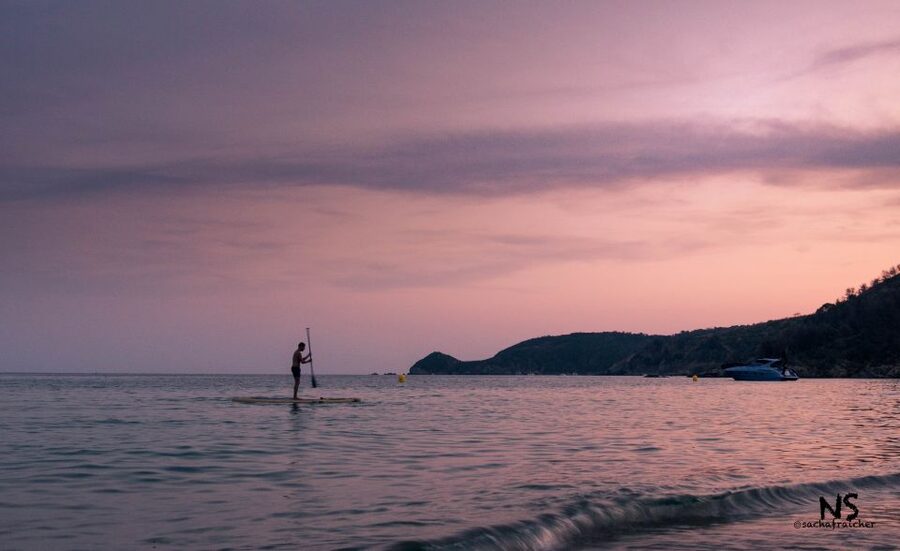 Sunset trip kayak tour in the gulf of Saint-Tropez - Starting at the southern end of Pampelonne Beach