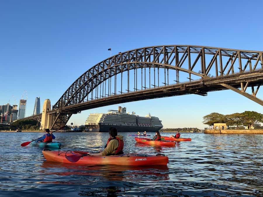 Sydney: Opera House and Harbour Guided Kayak Tour - The first strokes and the harbour view