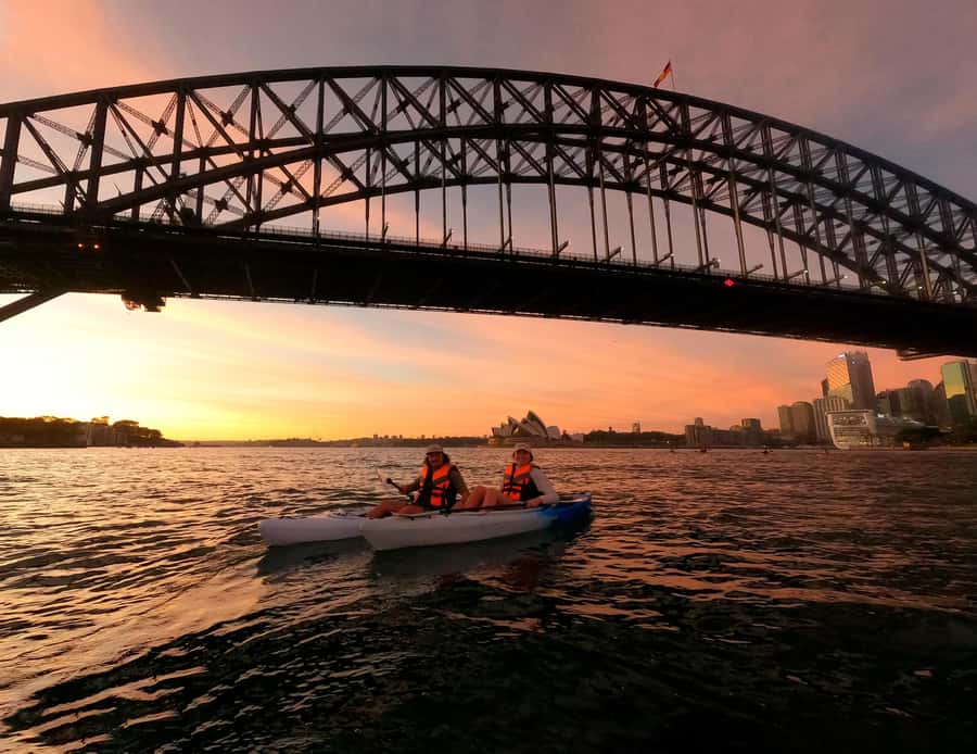 Sydney: Sunset Kayak - Opera & Harbour Bridge Tour (5p. max) - Key points at a glance