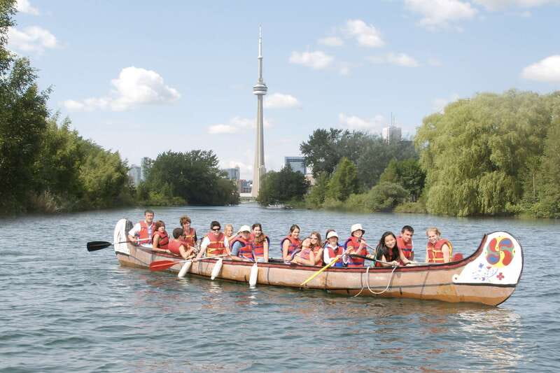 Toronto Islands: Voyageur Canoe Tour - Starting at Centre Island near the clock tower