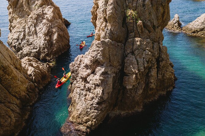 Tossa de Mar: Kayak & Snorkel Tour with Paella from Barcelona - A three-course lunch beside Tossa’s main beach