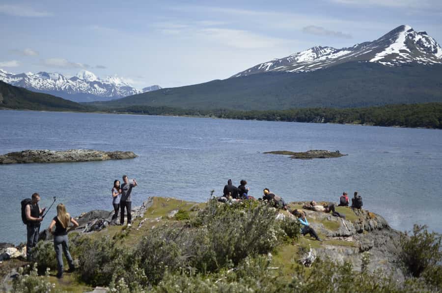 Ushuaia: Tierra del Fuego Trekking and Canoeing - Getting ready for the inflatable canoes