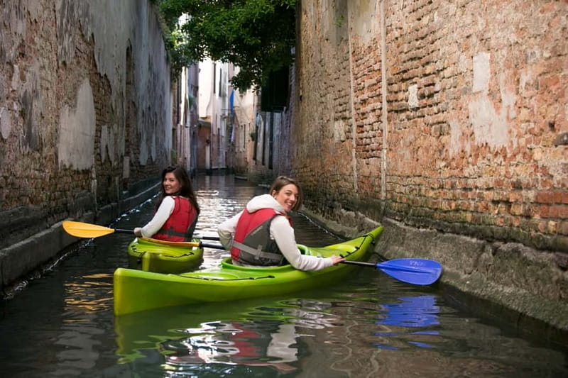 Venice: Guided Canal Kayak Tour at Day, Night, or Sunset - Why kayaking gives Venice a fresh face