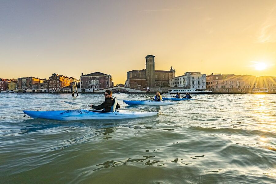 Venice: Sunset Kayak Tour in the Canals - Weather, clothing, and practical planning