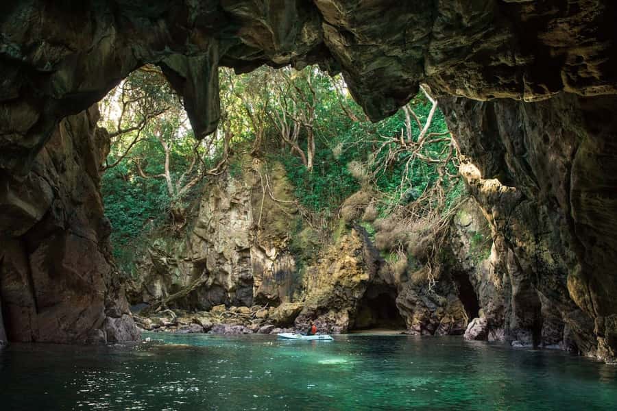 Whangamata: Donut Island Guided Kayaking Experience - The 600-metre paddle across the bay